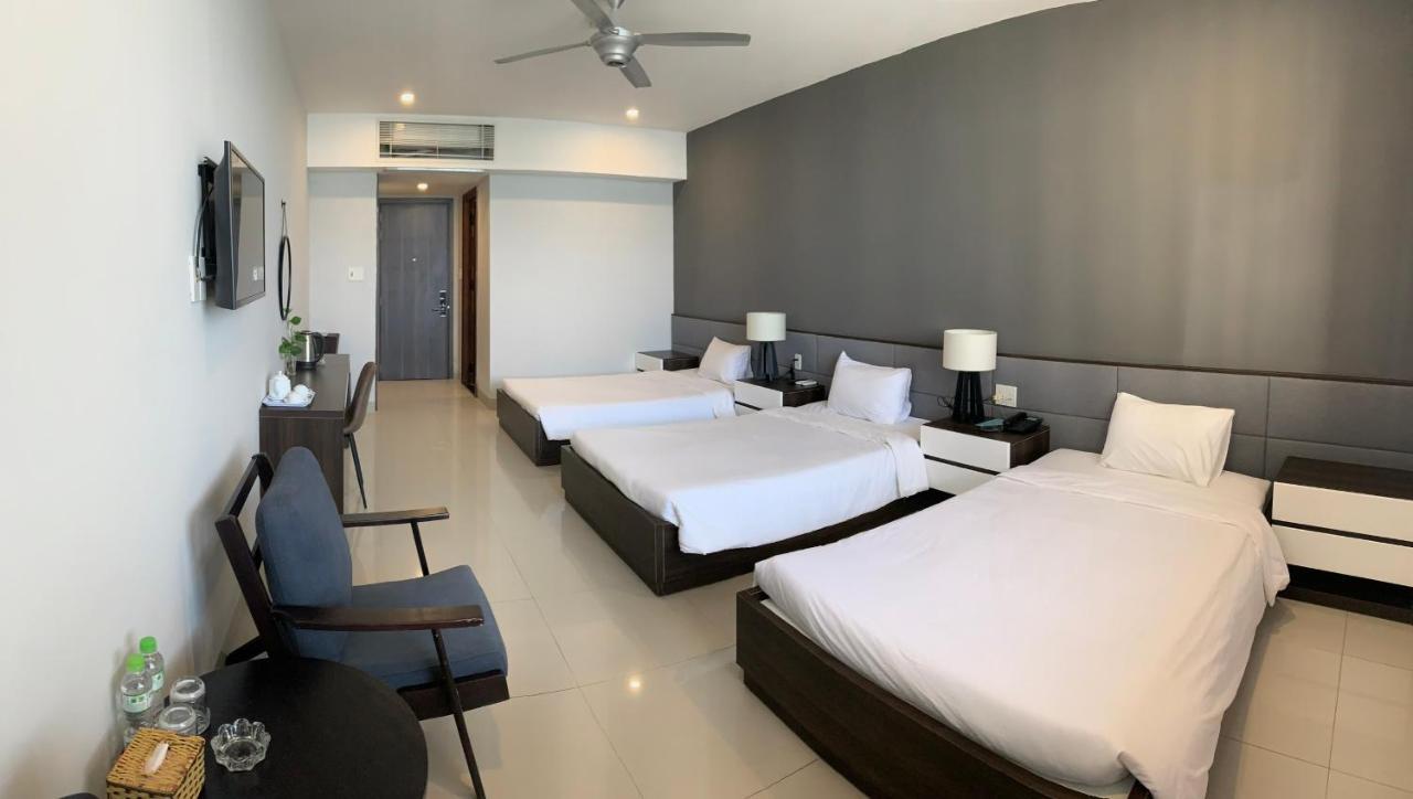 My Khe 2 Da Nang Seafront Hotel Bagian luar foto